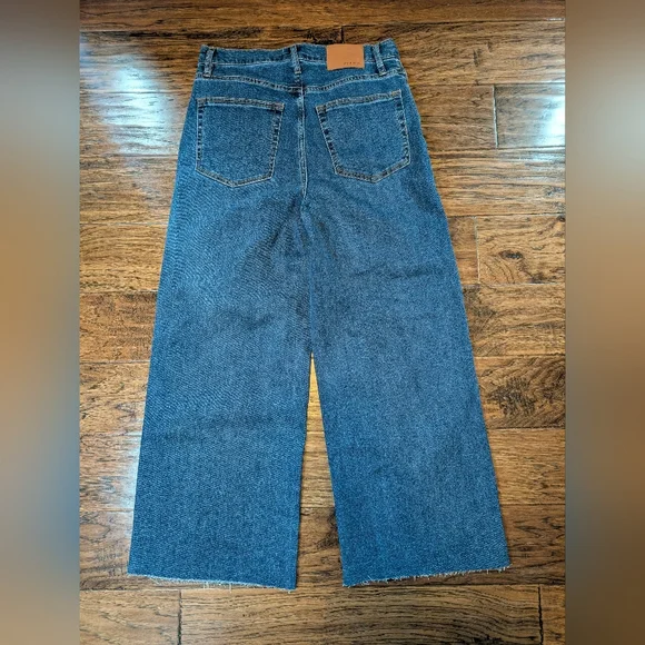 Unpublished Noemi High Rise Cropped Wide Leg Jeans Size 29 - Picture 2 of 9